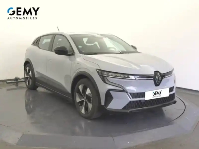 Renault Megane e-tech ev60 220 ch super charge — photo 3