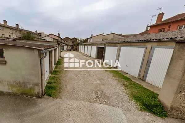 Stationnement Location Sathonay-Camp   35€