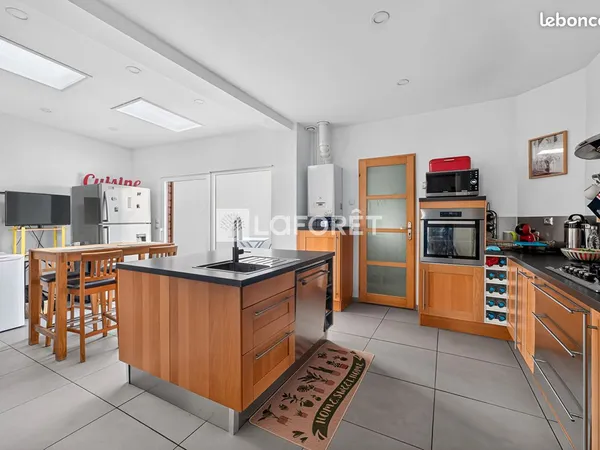 Maison 6 pièces 144 m²