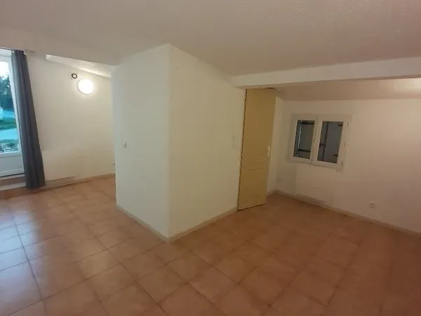 Appartement de type studio en très bon état sur LEOGNAN