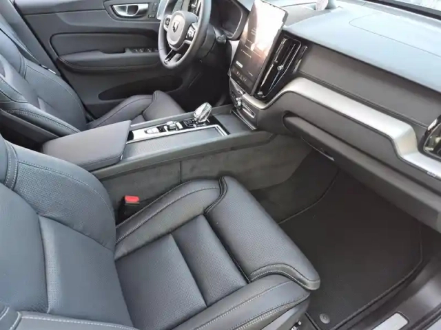 Volvo Xc60 t6 hybride rechargeable 335ch black edition geartronic 8 awd — photo 5