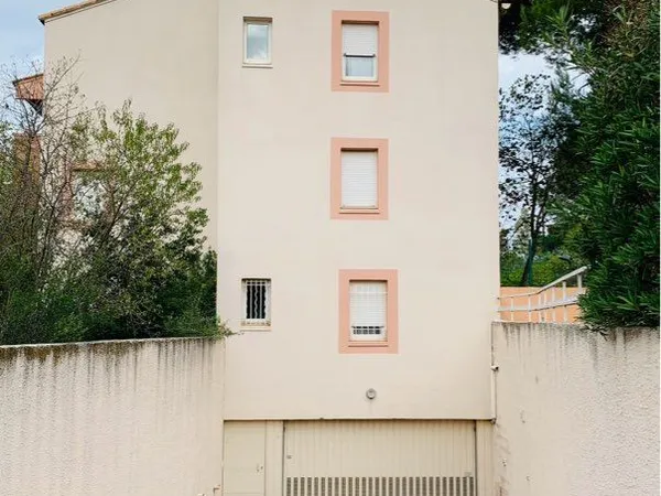 Garage particulier sécurisé à louer