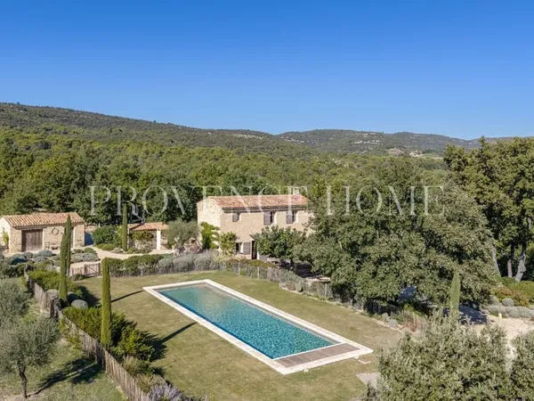 A Vendre Charmante Propriété En Pierre Avec Piscine Dans Un Environnement Bucolique Gordes Luberon