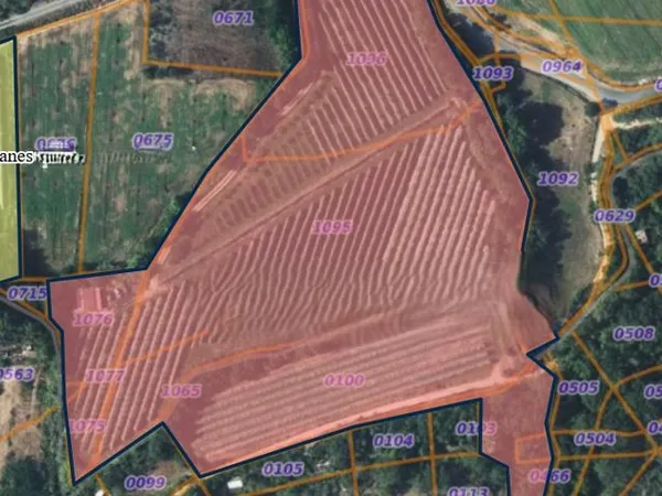 Verger, bâtiment agricole et bois