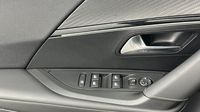 Peugeot 2008 1.2 PureTech 130ch S&S GT Pack EAT8 — photo 17