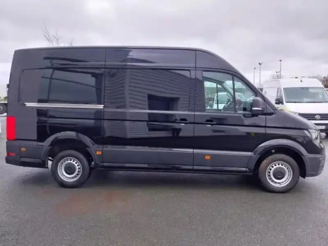 Volkswagen Crafter fg 35 l3h3 2.0 tdi 140ch business traction bva8 — photo 8