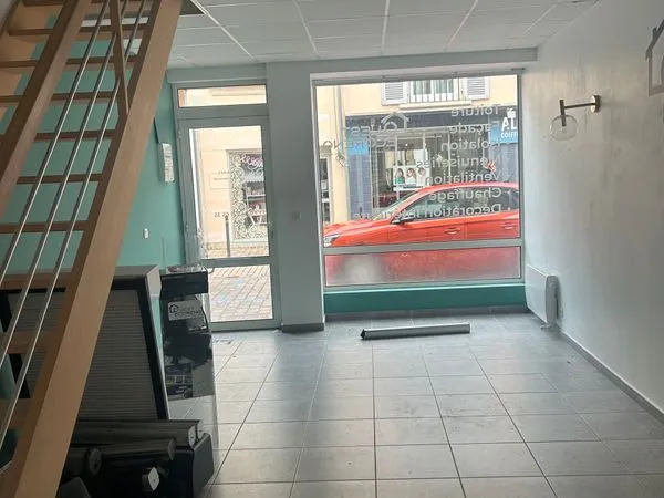 Local pro ou com - plein centre -