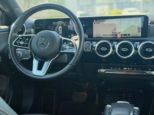 Mercedes Classe A 180 136 7G-DCT - AMG Line – 2021 – 80798 km – Essence – Boîte Automatique — photo 2