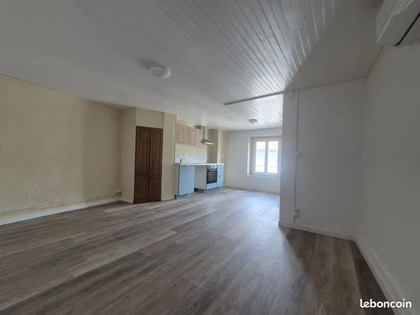 À louer - Appartement T3 de 72 m² avec garage et cave