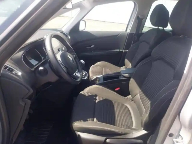 Renault Scenic grand  tce 140 — photo 9