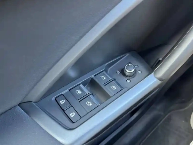 Audi Q3 35 tdi 150 ch s tronic 7 — photo 21
