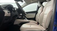 Renault Captur 1.6 E-Tech hybride 145ch Iconic — photo 12