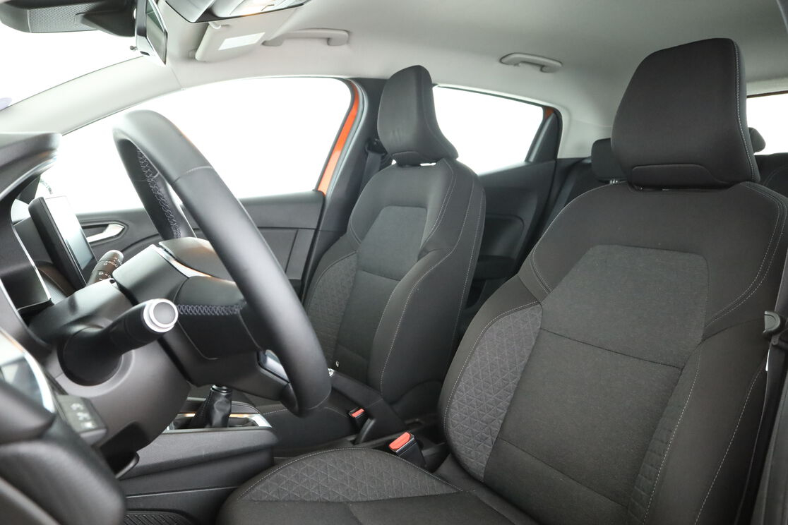 Renault Clio 1.0 TCe Zen — photo 9