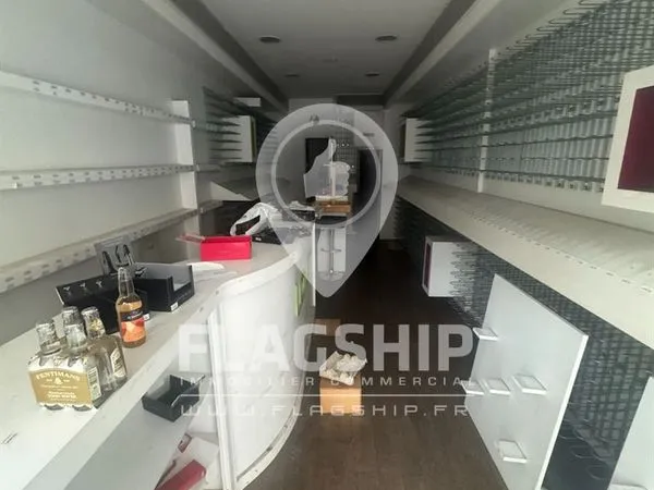 Local commercial 47 m² PARIS