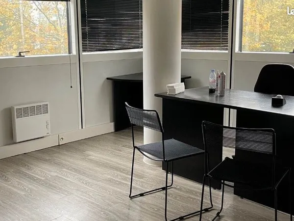 Local 19 m² Guyancourt