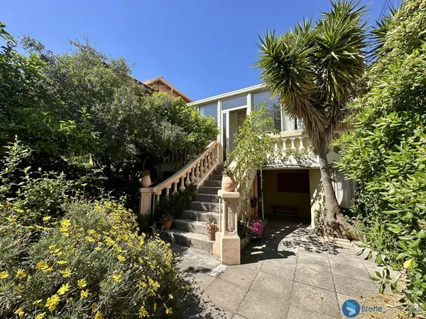 TOULON SAINTE ANNE - MAISON INDÉPENDANTE T5 AVEC JARDIN