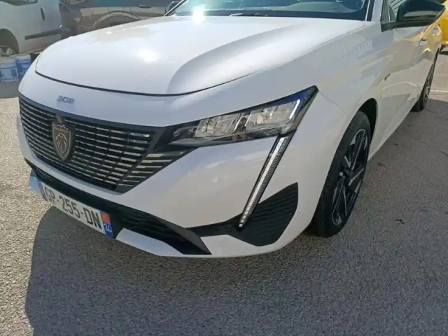Peugeot 308 sw plug-in hybrid 195 ch e-dcs7 allure — photo 14