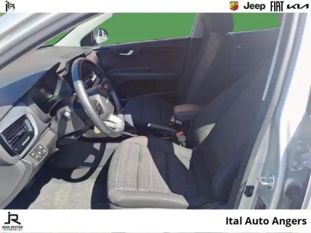 Kia Stonic 1.0 t-gdi 100ch active dct7 — photo 7