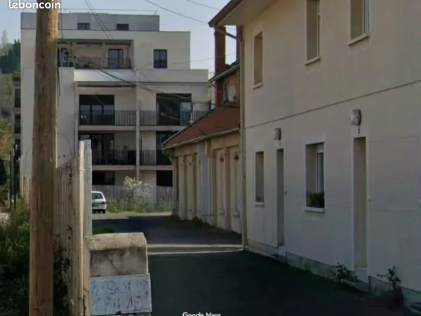Place de parking extérieure à louer - Floirac - Résidence privée