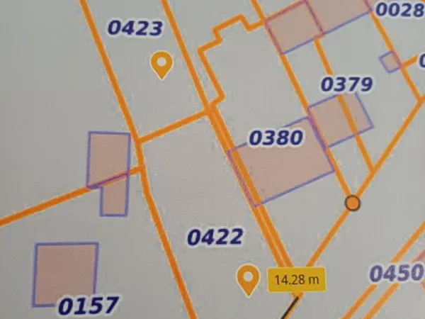 Terrain 656 m²
