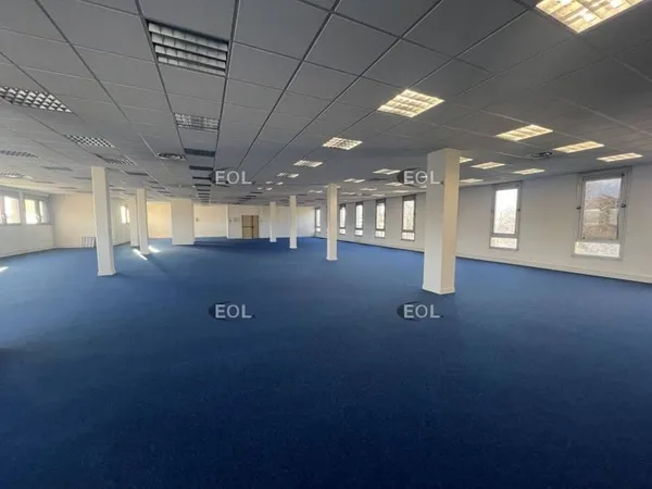 Bureau 326 m²