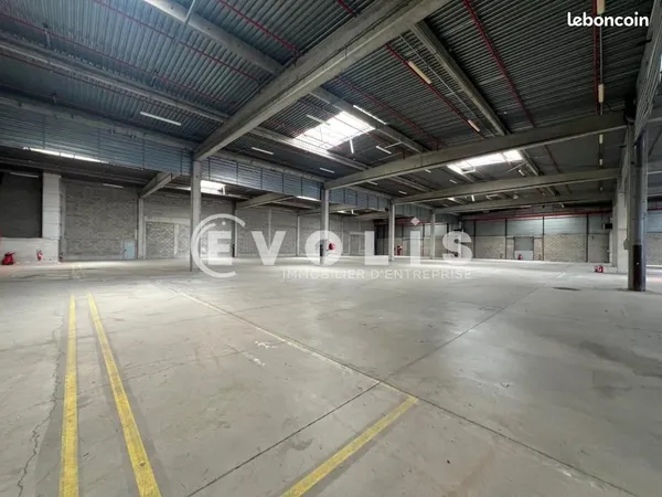 Local logistique 6 237 m²