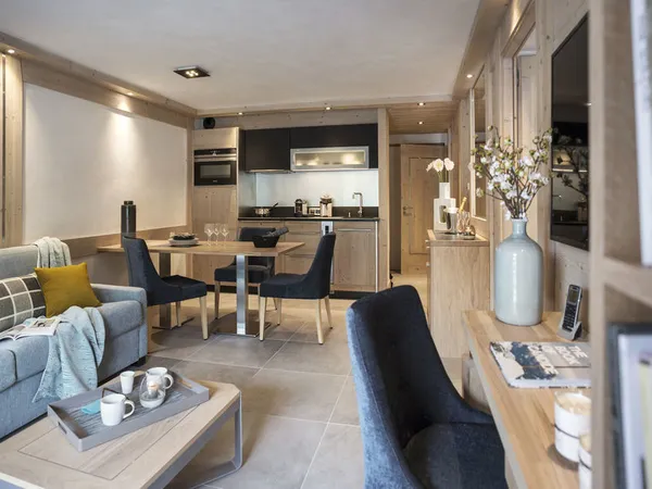 Votre Refuge Alpin : T3 avec Terrasse au Coeur de Saint Chaffrey-Proche pistes et commodités.