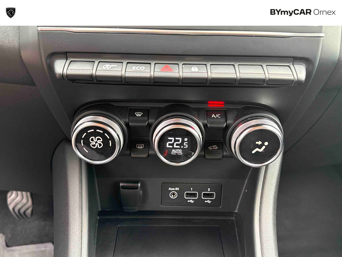 Renault Captur TCe 140 EDC - 21 — photo 30