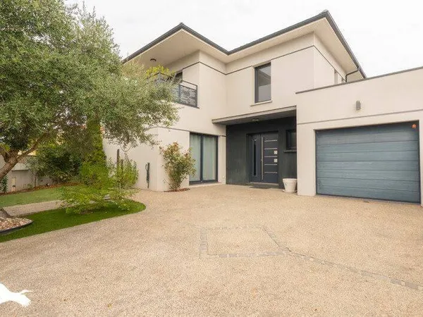 Maison 7 pièces 147 m²