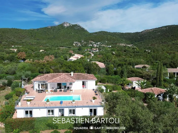 Villa vue montagne avec piscine et 3 dépendances