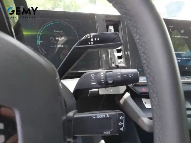 Renault Megane e-tech ev60 220 ch super charge — photo 24