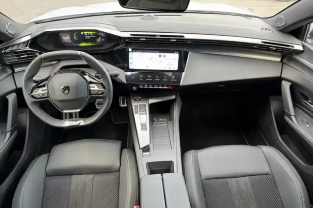 Peugeot 308 hybrid 145 e-dcs6 — photo 125