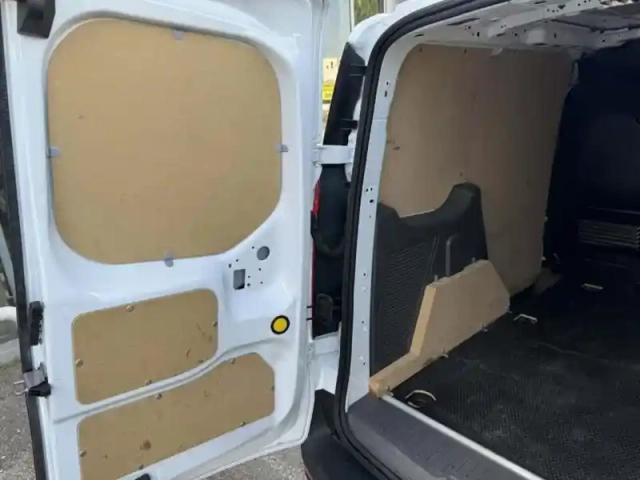 Ford Transit Connect l1 1.0e 100ch e85 trend — photo 10