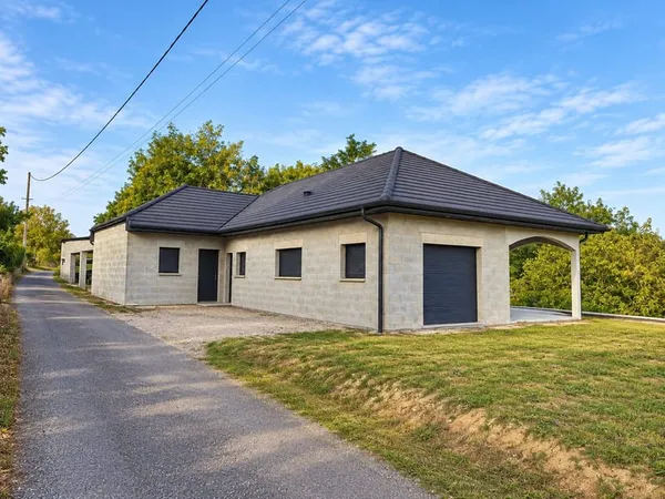 Maison contemporaine de plain-pied 2023 DPE A 3 chambr