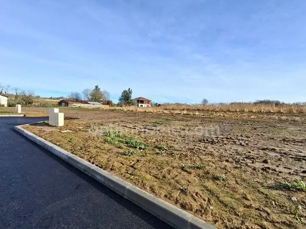 Terrain constructible 631 m²