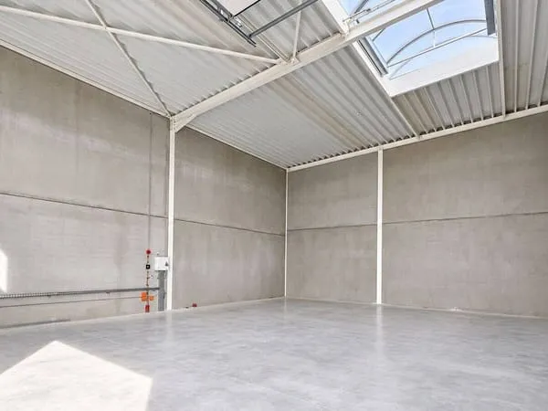 Local d'activité 1600 m²