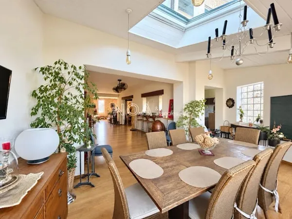 Maison 8 pièces 268 m²