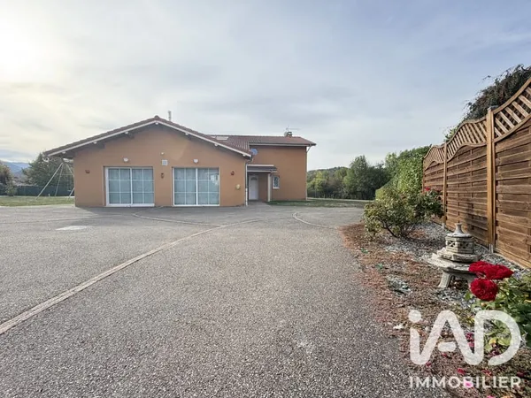 Maison 6 pièces 215 m²
