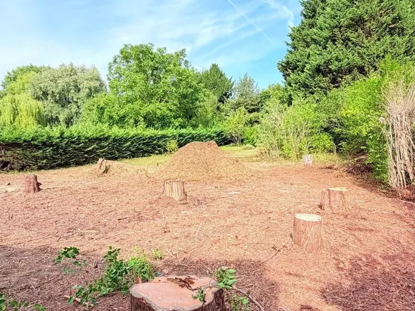 Terrain à bâtir de 1094m2, idéalement situé