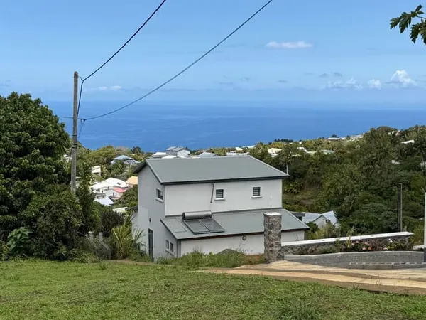 Terrain 385 m²