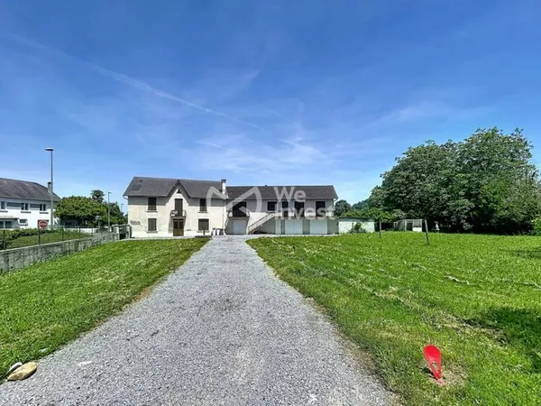 Maison 9 pièces 237 m²