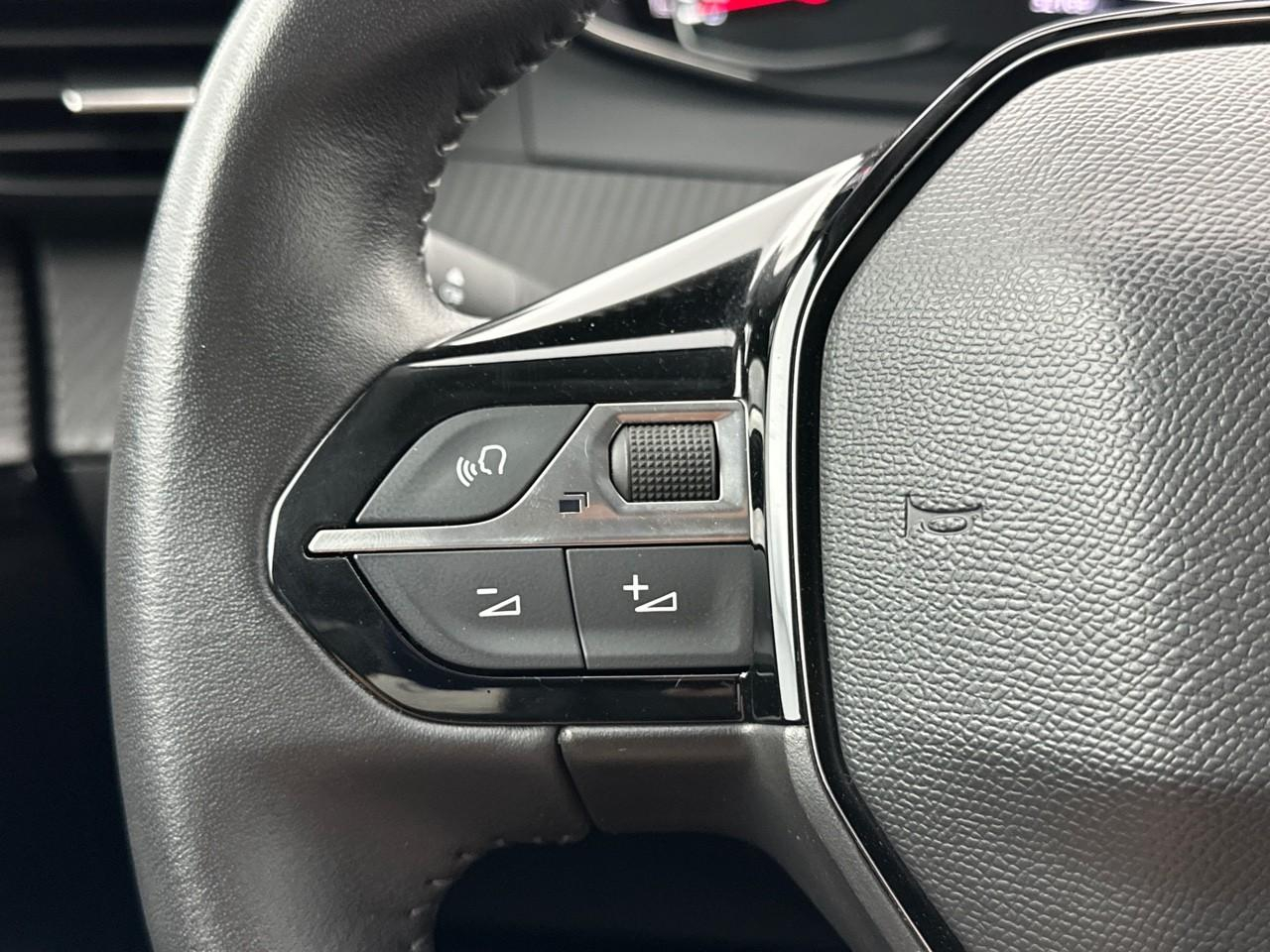 Peugeot 208 puretech 100 s&s bvm6 allure — photo 20