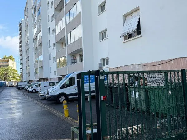 Box plus place de parking sécurisé quartier Jardin Public