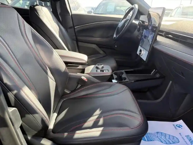 Ford Mustang mach-e 294 ch extended range 99kwh premium propulsion — photo 11