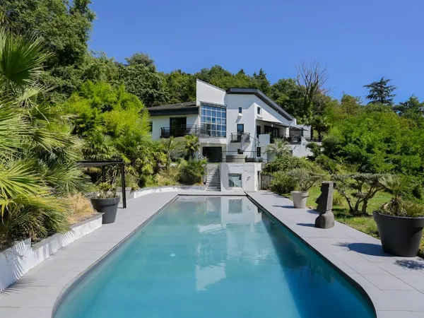 Vends maison d'architecte - 305 m² - 8 pièces, 4 chambres - Limonest 69760