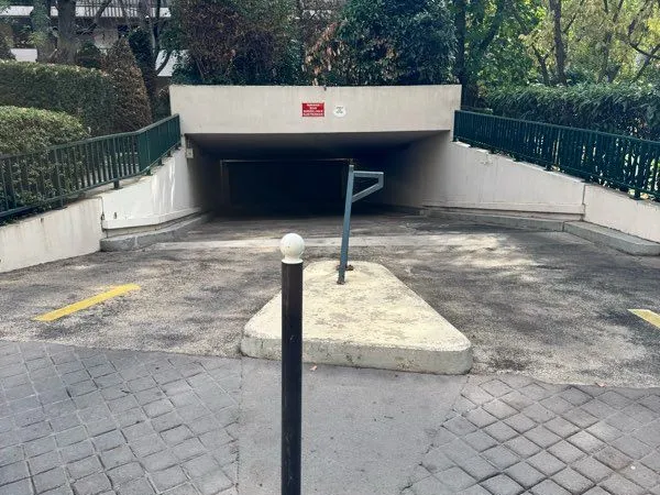 Location grand parking sécurisé secteur Maillot/Champerret