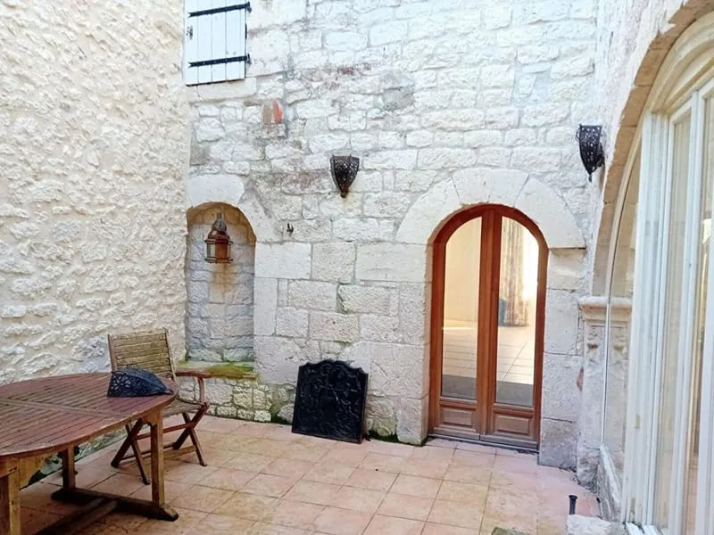 Photo 10