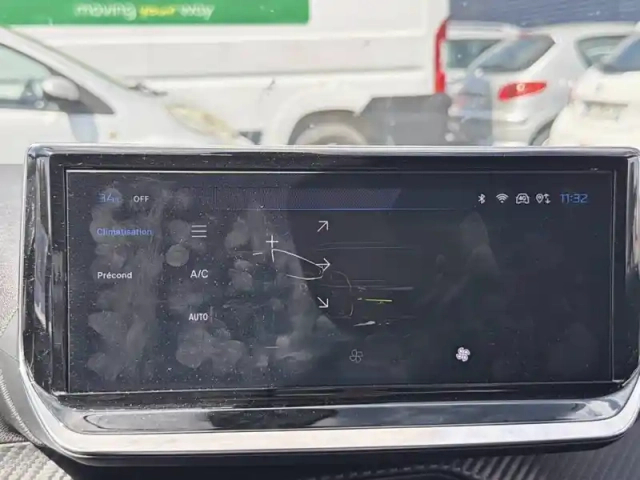 Peugeot 208 electrique 54 kwh 156ch — photo 20