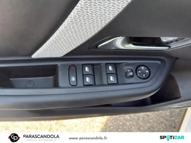 Citroën C4 x puretech 130ch s&amp;s shine eat8 — photo 12