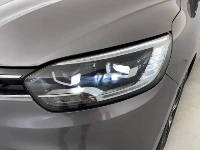 Renault Scenic blue dci 150 — photo 35